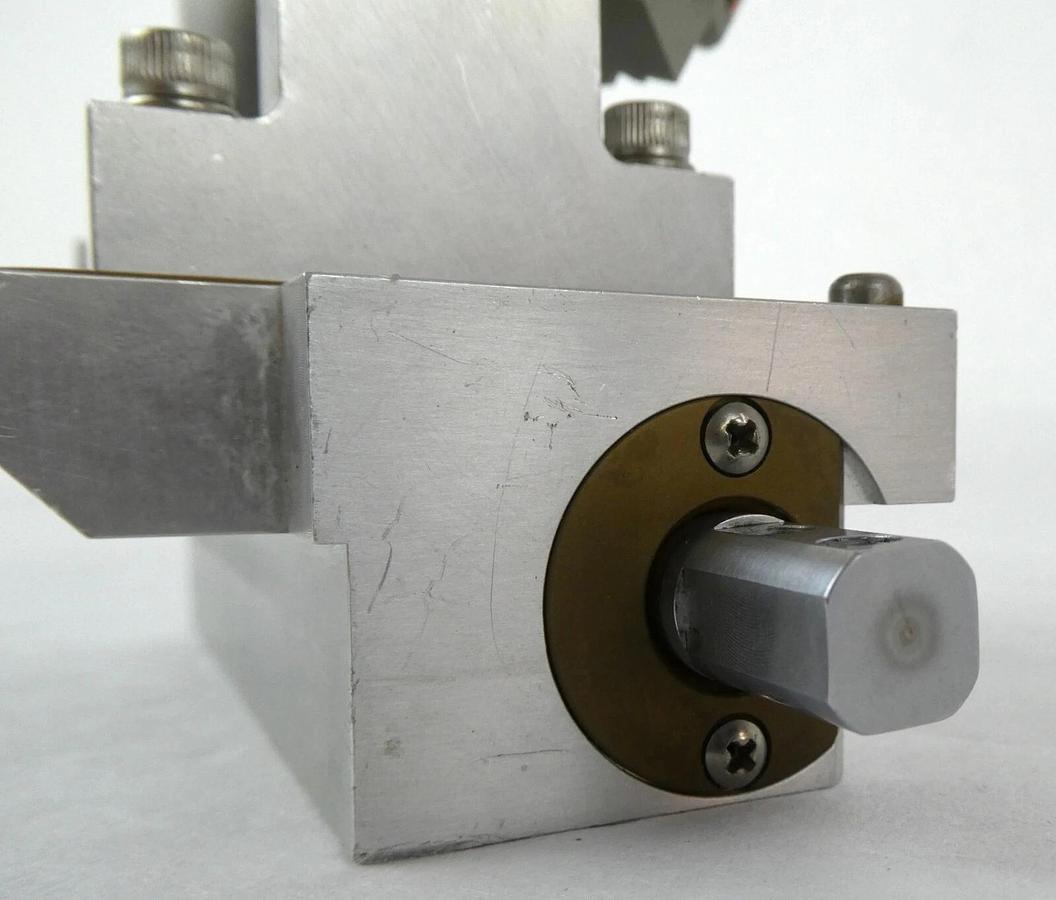 Used AMAT Applied Materials 0010-70029 CVD Chamber Slit Valve P5000 Dented Working