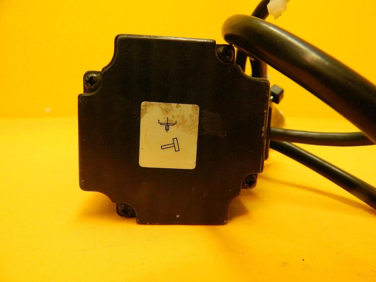 Used Yaskawa SGMAH-04A1A-AD21 AC Servo Motor Used Working