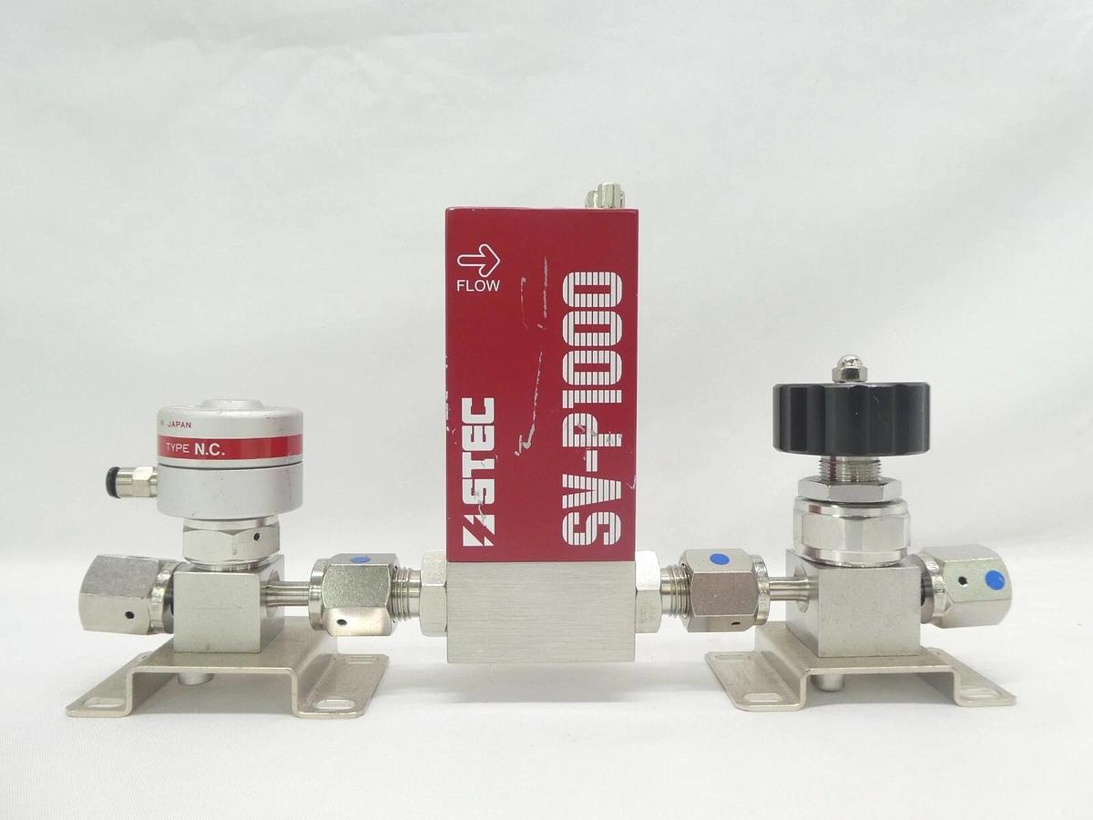 Used STEC SV-P1203 Pneumatic Flow Controller SV-P1000 Fujikin 021333 023718 Lot of 2