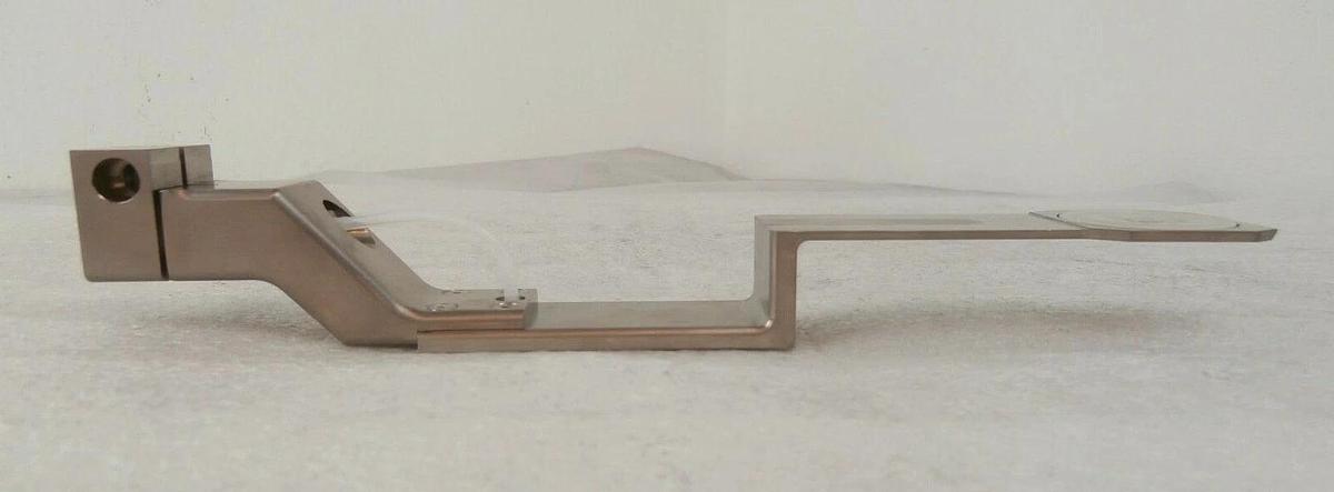 Used Novellus Systems 02-101527-00 200mm Wafer End Effector 16-106462-00 Working