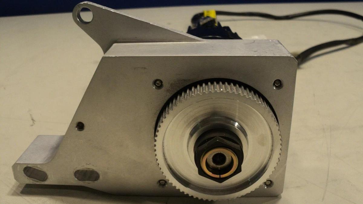 Used Berkeley 100-000-721-01 Servo Motor MTR 300w BRSH W/STD ENCOR.R2 Novells Used