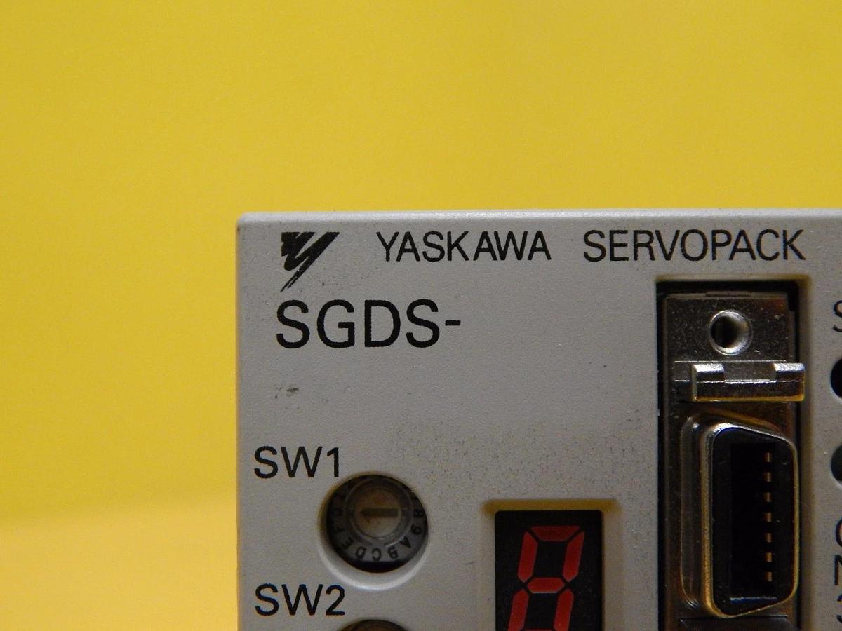 Used Yaskawa SGDS-01A72A Servo Drive SGDS SERVOPACK 200V Used Working