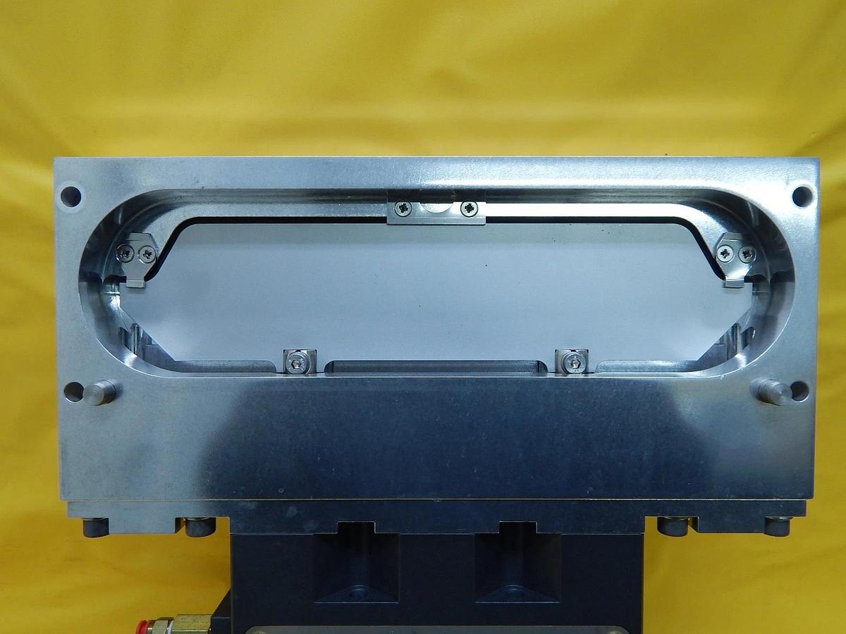 Used VAT 02010-BA24-1001 Pneumatic High Vacuum 12" Slit Valve Working