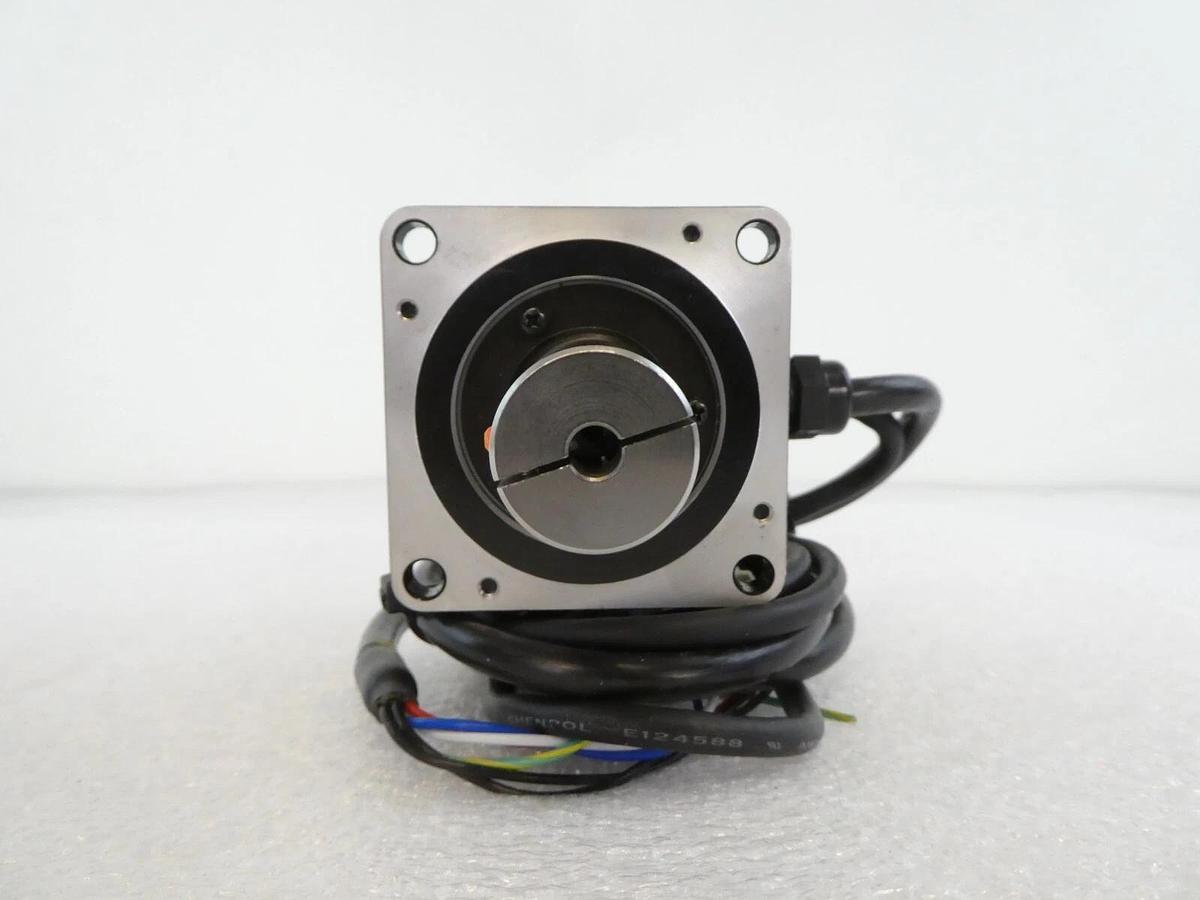 Used Yaskawa Electric SGMPH-01AAE-YA25 AC Servo Motor SIGMA-2 Lot of 2 Working