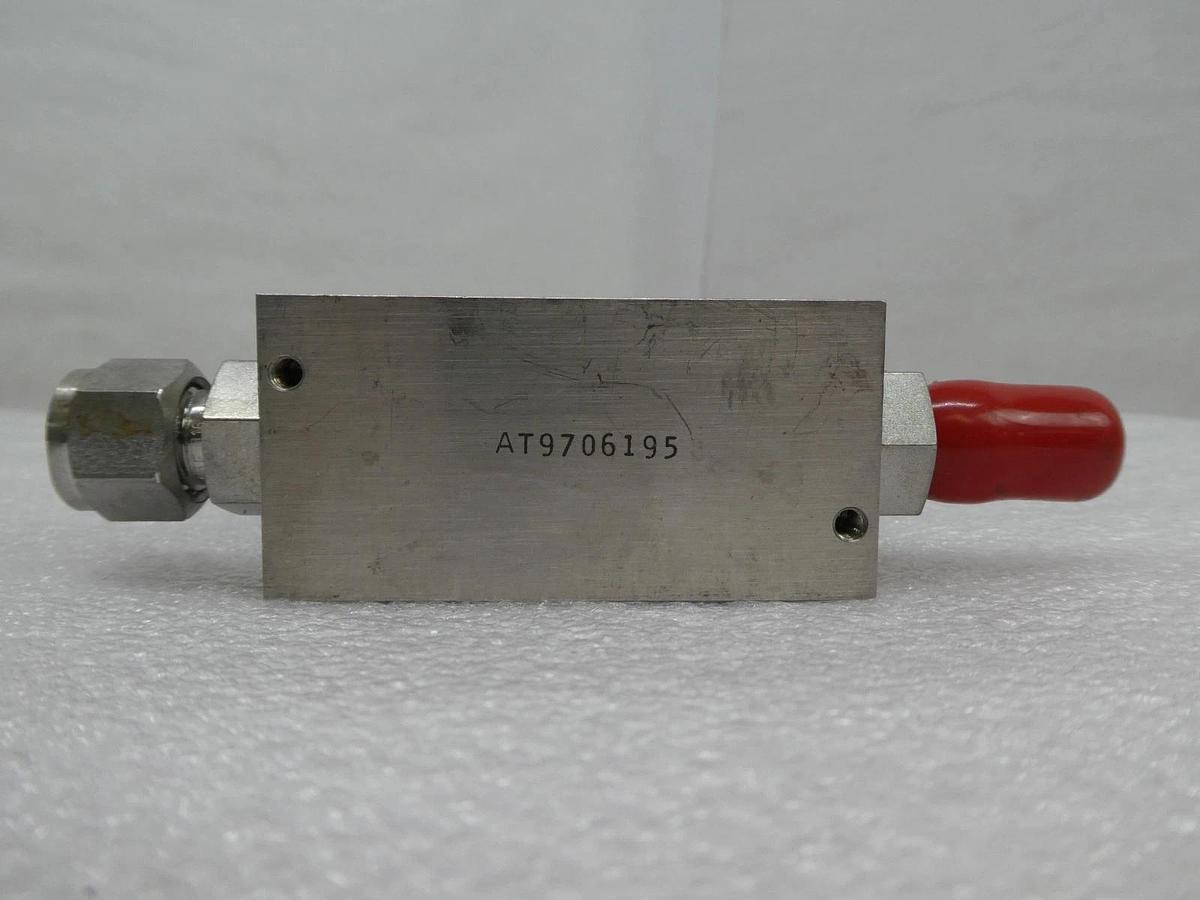 Used Tylan FC-2900V Mass Flow Controller MFC 2900 Series 200 SCCM CHF3 Used Working