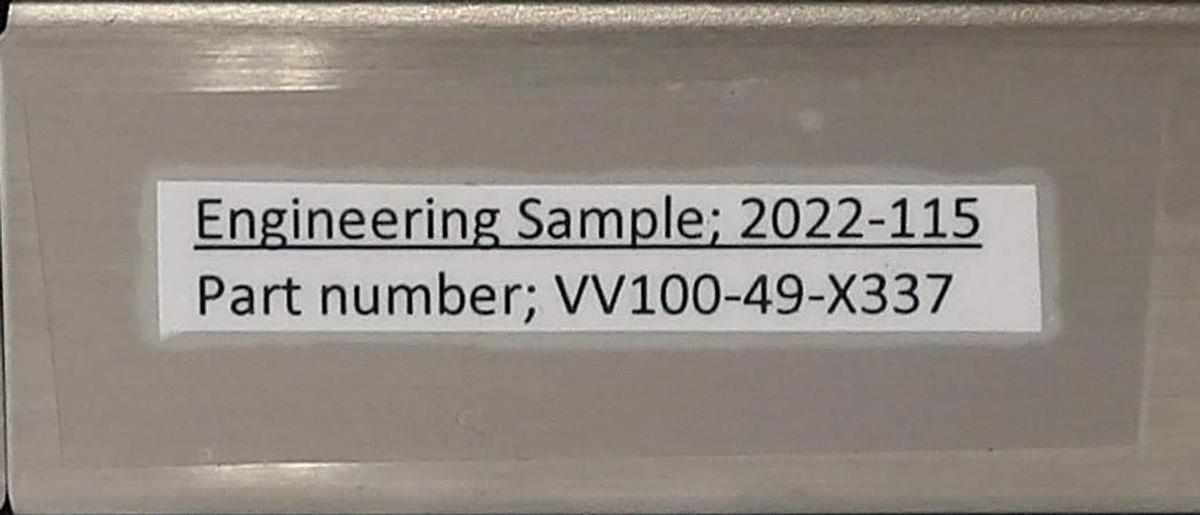 Used SMC VV100-49-X337 16-Port Pneumatic Manifold Working