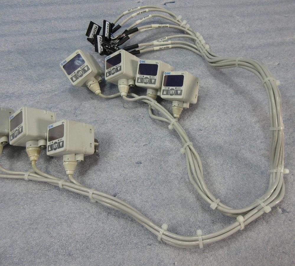 Used SMC ISE40-01-62L Digital Pressure Switch Lot of 8 AMAT Quantum X Used Working
