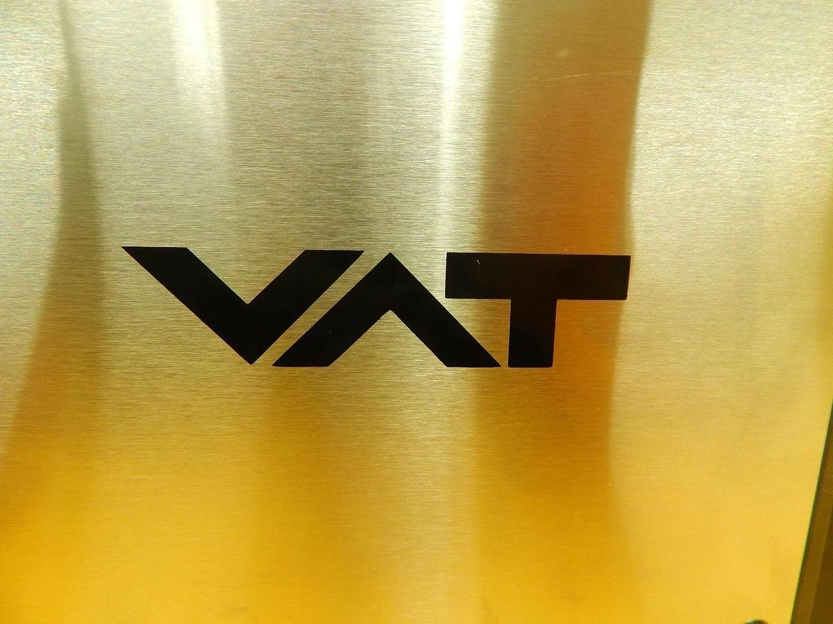 Used VAT F03-105962 Pneumatic Slit Valve Matrix System 10 Style 1104 Used Working