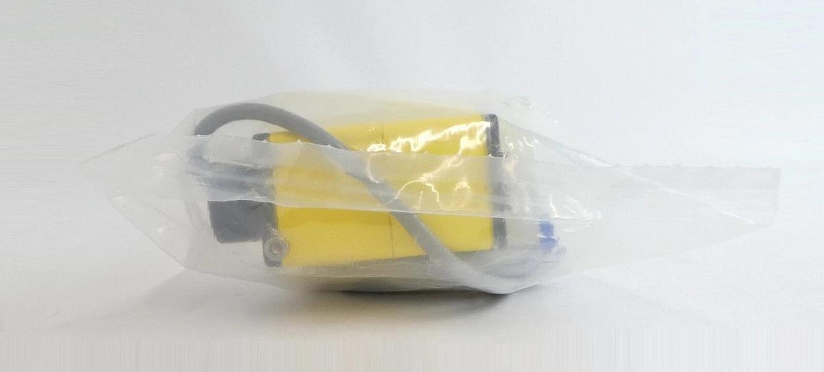 Banner Engineering 332U0047-01 Ultrasonic 1000ML Level Sensor Lot of 2 New