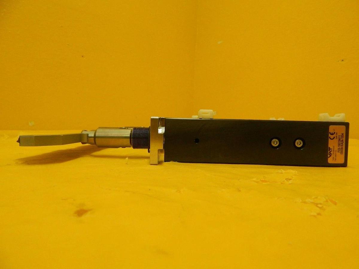 Used VAT F03-100134 Pneumatic Slit Valve Used Working