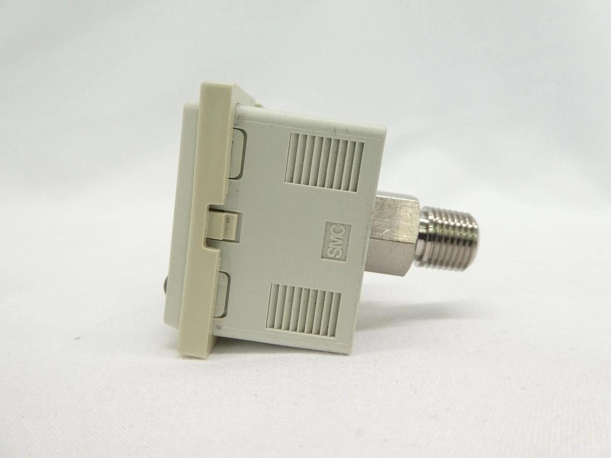 Used SMC ZSE30-01-65-M Vacuum Pressure Switch ZSE30 Lot of 40 Working Surplus