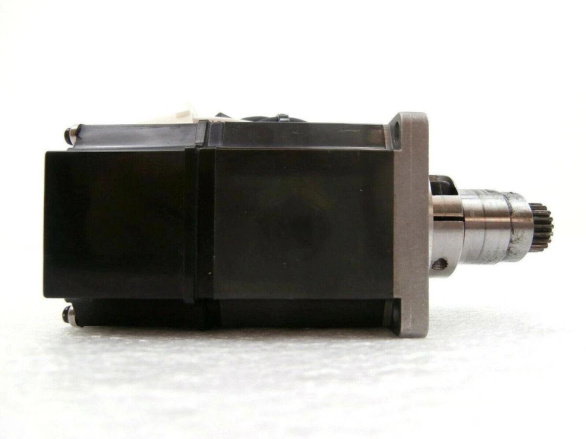 Used Mitsubishi Electric HC-MF23G1-UE AC Servo Motor 200W Working Spare
