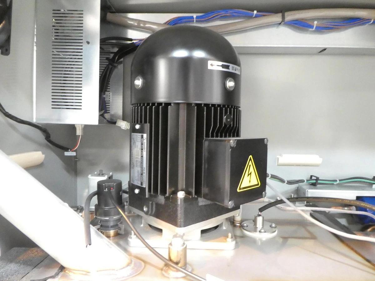 Used HRZ008-L SMC INR-496-005 Recirculating Thermo Chiller Dented Working Surplus