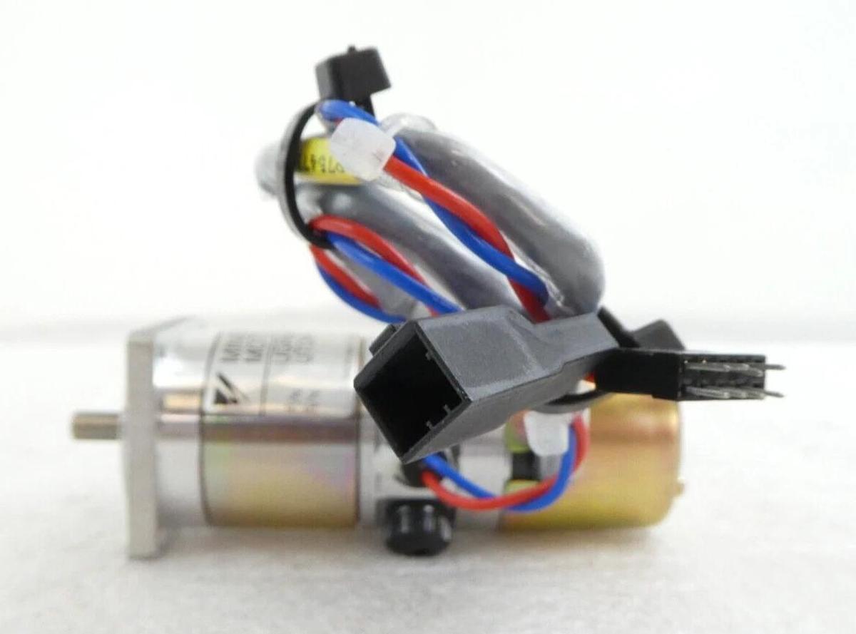 Used Yaskawa Electric UTOPI-100MX Minertia Motor UGRMEM-01SNQ71 Nikon NSR-S205C Spare