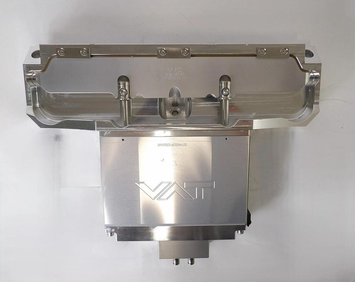 Used VAT 0340X-CA24-CJY1 Rectangular Insert MONOVAT Slit Valve Working