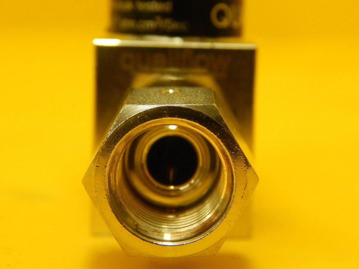 Used Qualiflow F HF Series 2-Way Pneumatic Valve 2x10-9atm.cm3/Sec Used Working