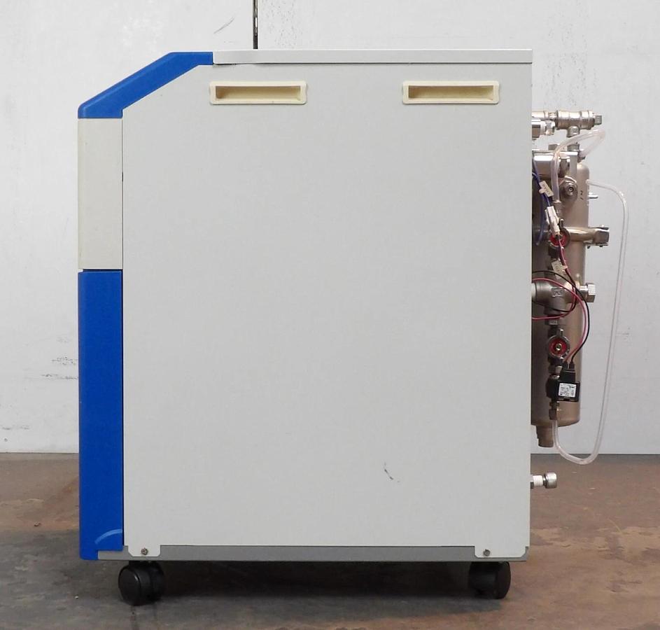 Used SMC HRS012-AN-20-JMT Single Phase Thermo Chiller 200-230 Vac 50/60Hz Working