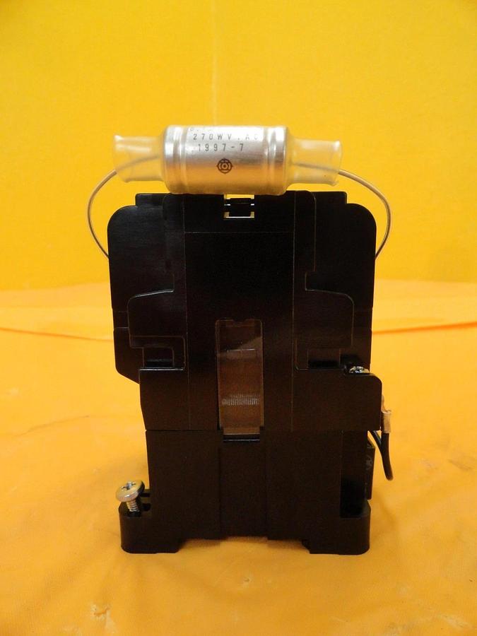 Used Hitachi H20 AC Magnetic Contactor AC 600V YQ-24 Lot of 2 Used Working