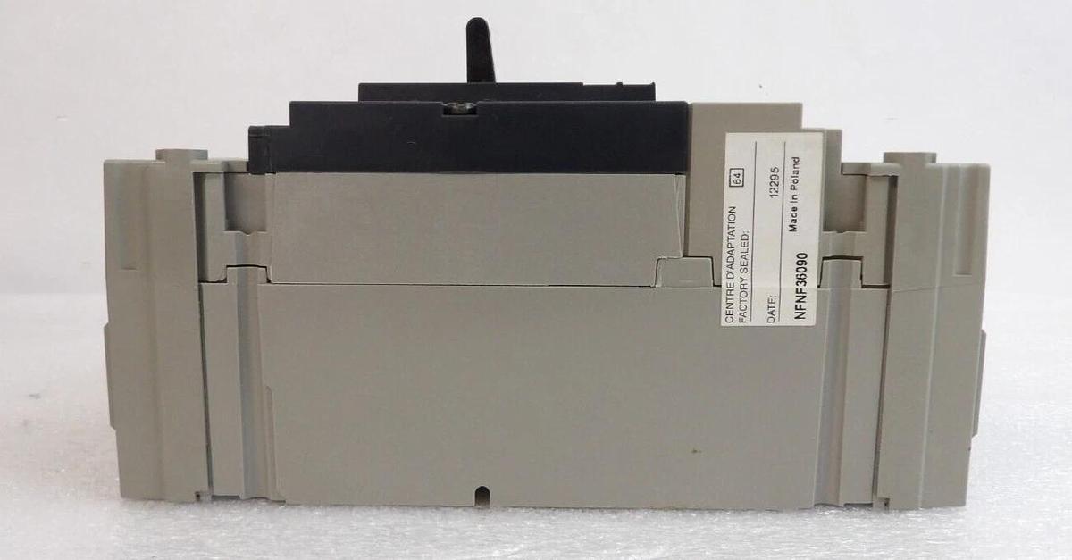 Merlin Gerin NFNF36090 3-Pole Circuit Breaker Compact NS NSF150 N Lot of 8 New
