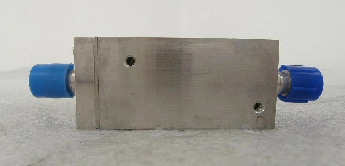 Used Brooks 5964C2MAKW5KA Mass Flow Controller MFC Novellus 22-10518-00 Working Spare