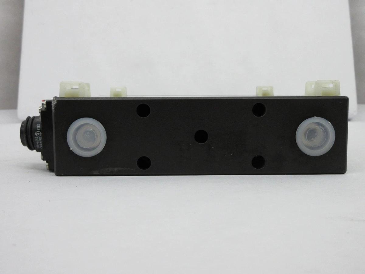 Used VAT F03-76729-03 Slit Valve Novellus Concept Two ALTUS Used Working