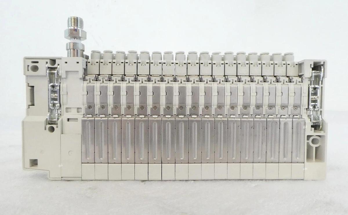 Used SMC SQ1131Y-5-C4-Q 17-Port Pneumatic Manifold Assembly PR300Z Working Surplus