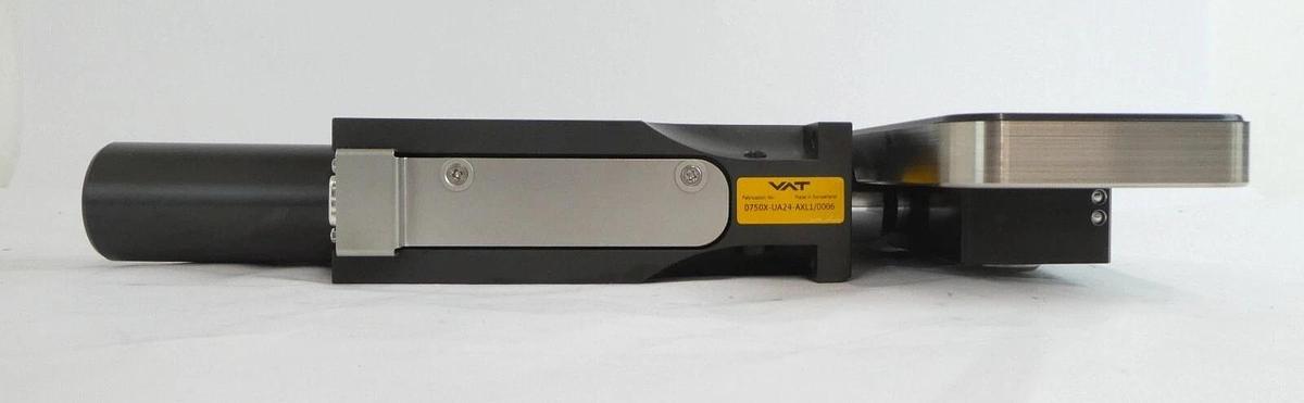 Used VAT 0750X-UA24-AXL1 Rectangular Atmospheric Door L-VAT Series 075 Working