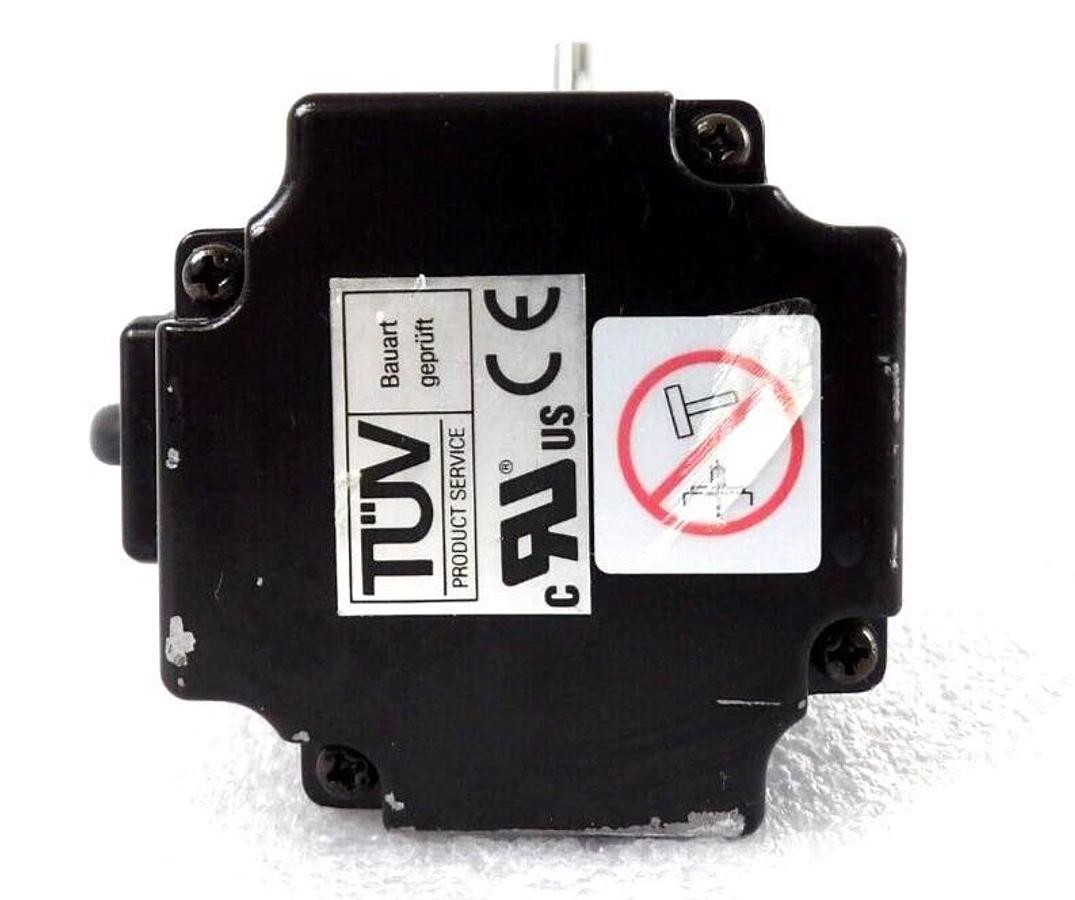 Used Yaskawa SGMAH-04A1F4C Servo Motor W/Gearhead 023RNX0030-XX-5525X Working Spare