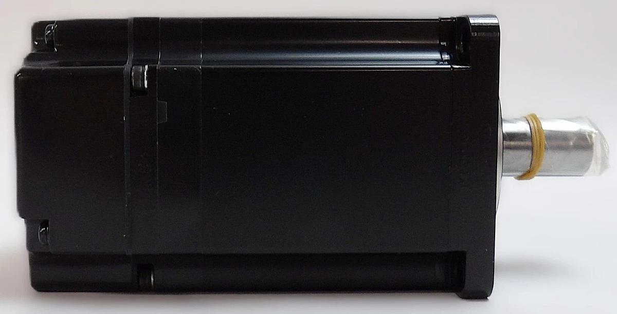 Yaskawa Electric SGMJV-04ADA21 AC Servo Motor New Surplus