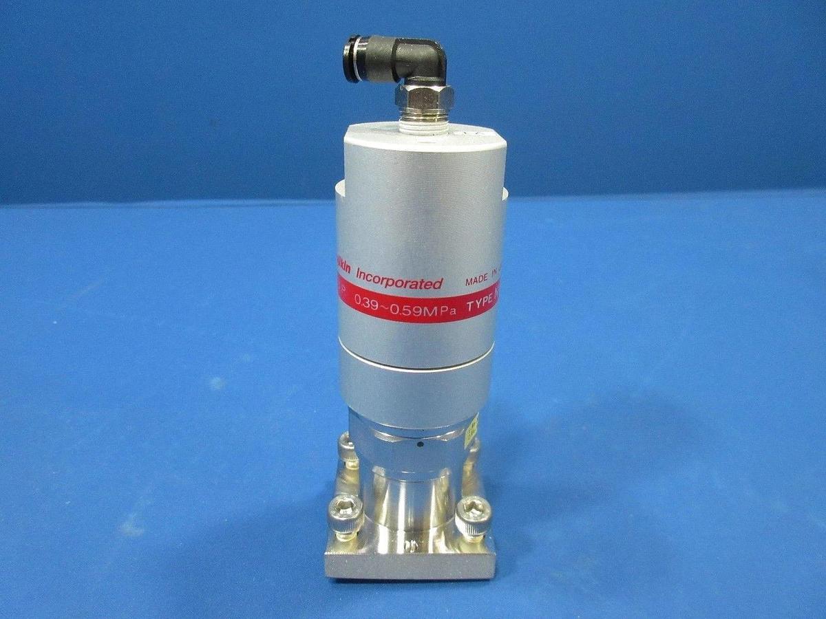 Used Fujikin 467000 Type NC Diaphragm Valve 0.39~0.59MPa 2 Port C-Seal Lot of 12 Used