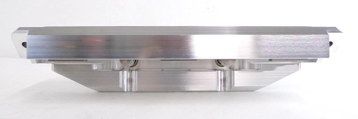 VAT 0340X-CA24-CKC1 300mm Pneumatic Chamber Slit Valve New Surplus
