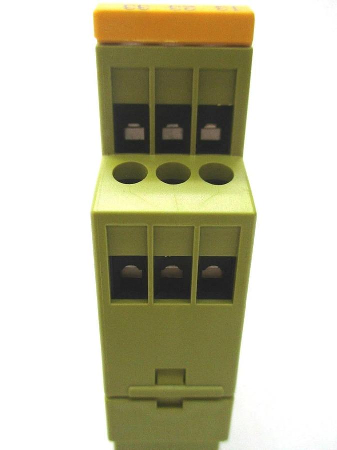 Used Pilz 774300 Safety Relay DIN Mount PNOZ X1 Reseller Lot of 2 Used Working