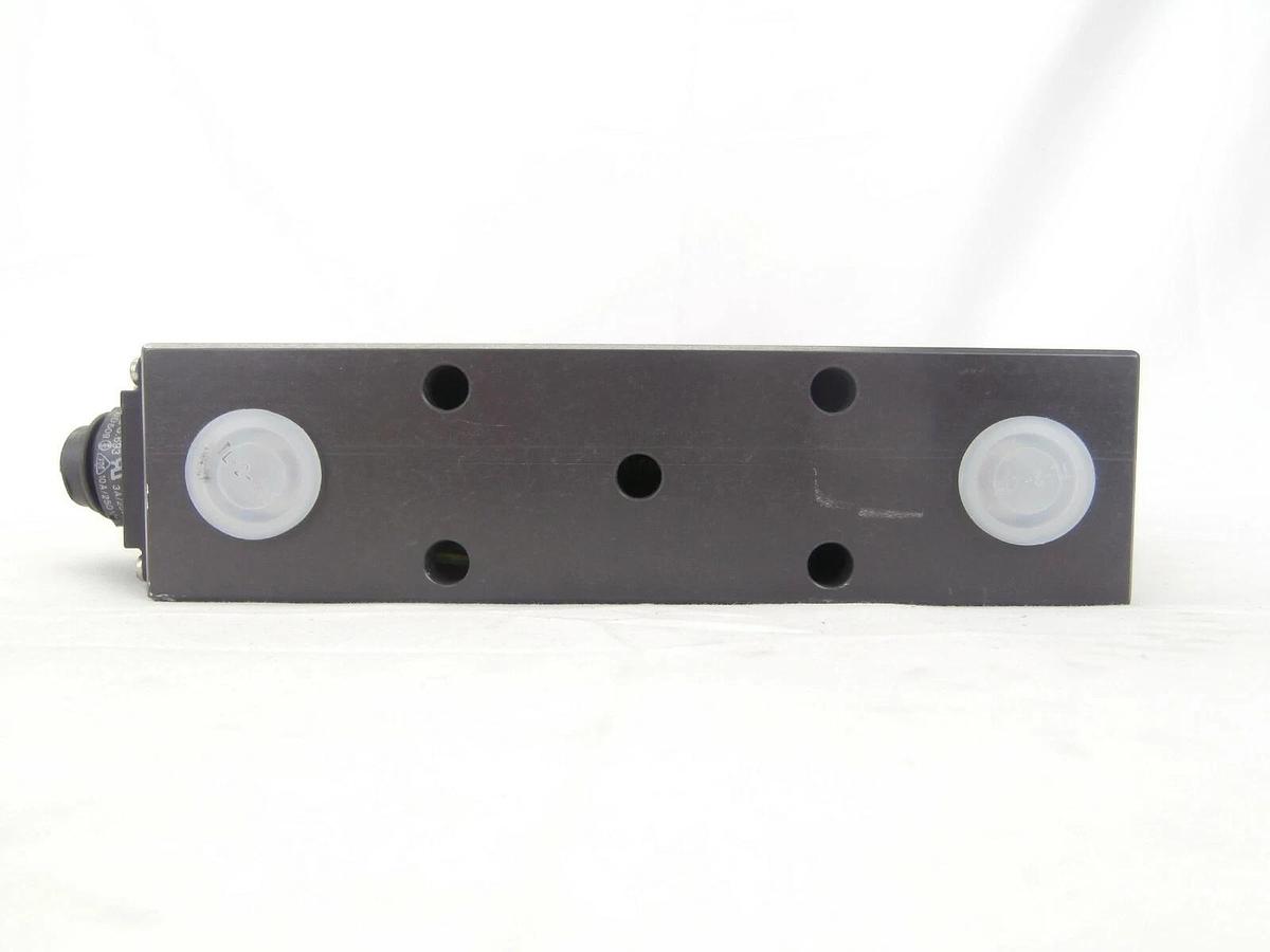 Used VAT 02010-BH44-AKG1 Pneumatic Rectangular Wafer Transfer Valve MONOVAT Spare
