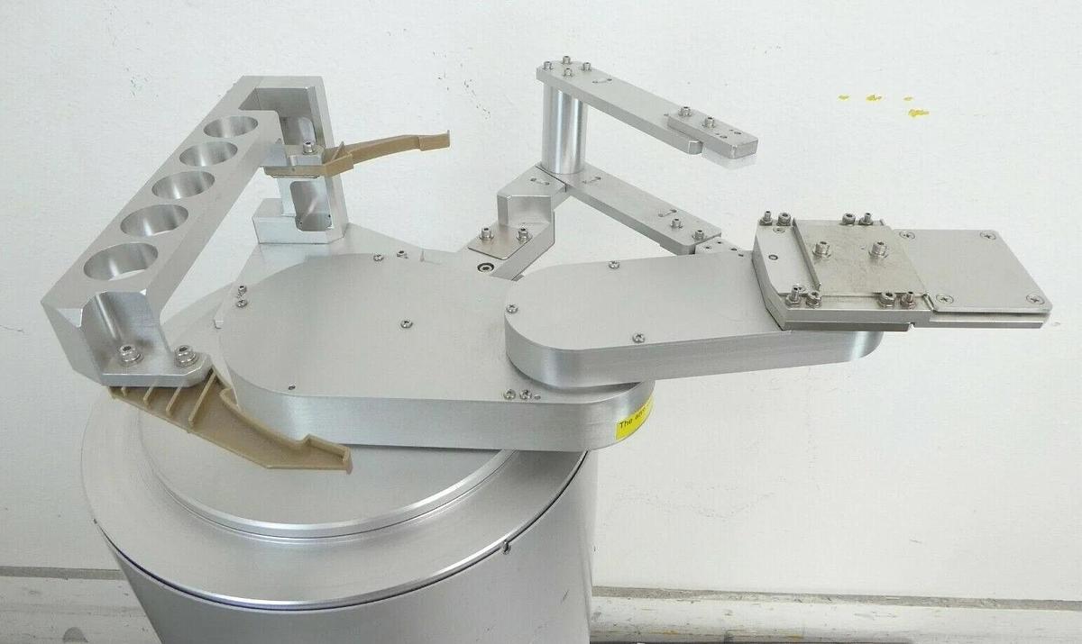 Used TEL Tokyo Electron 5085-404811-11 Career Station Robot No End Effector Working