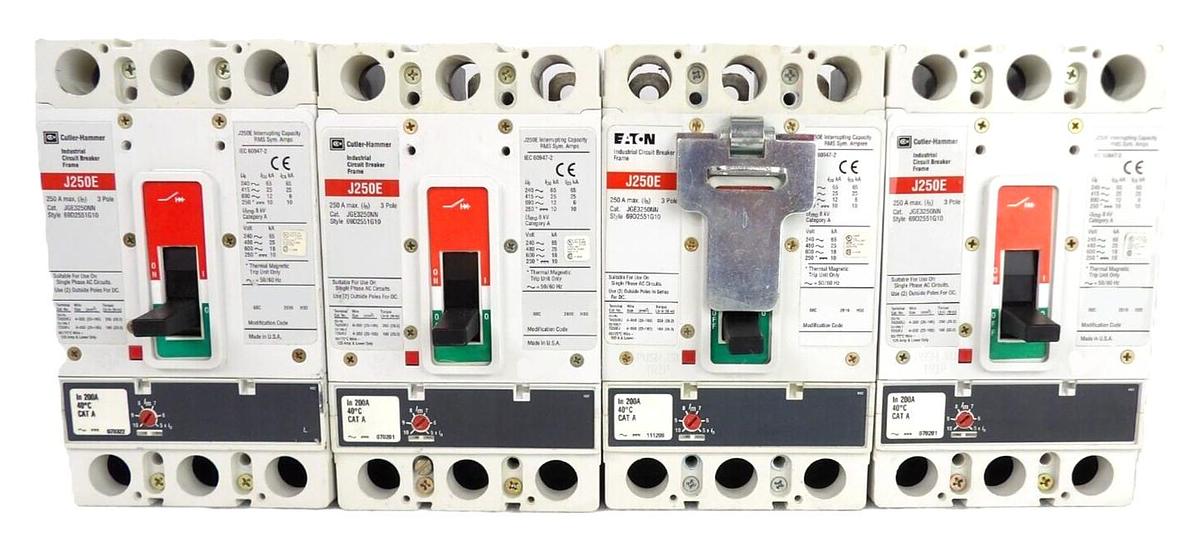 Used Eaton JGE3250NN Industrial Circuit Breaker J250E 69D2551G10 Lot of 4 Working