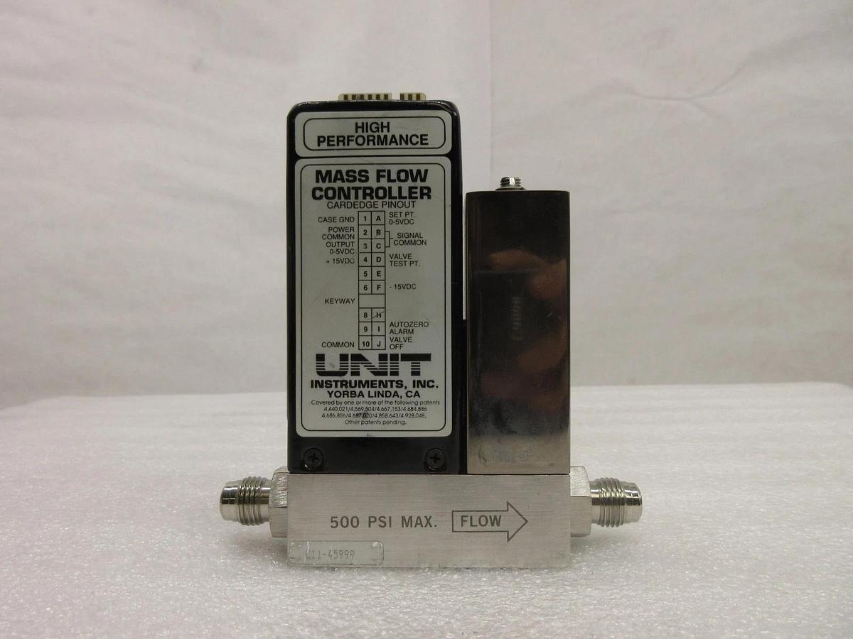 Used UNIT Instruments UFC-1100A Mass Flow Controller MFC 50 SCCM CHF3 Used Working