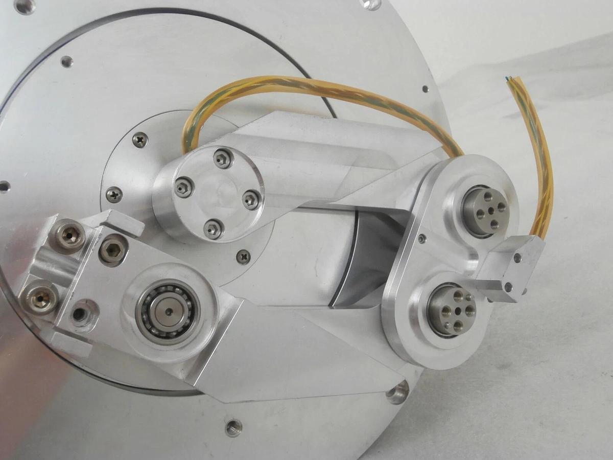 Used AMAT Applied Materials 0010-09031 CVD Wafer Handler Robot Working Surplus