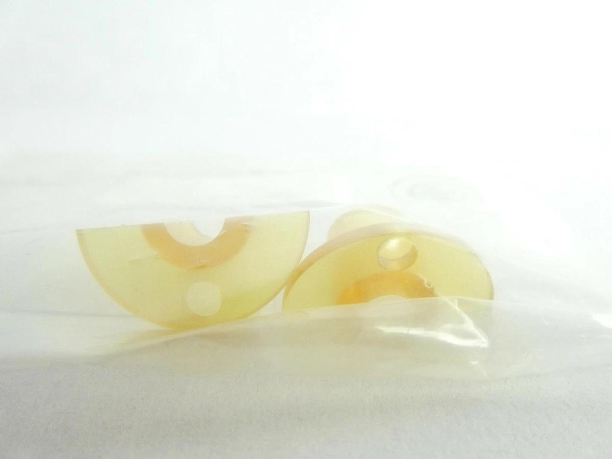 ASM 16-400479-01 Gasline Retainer Insulator Reseller Lot of 18 New Surplus