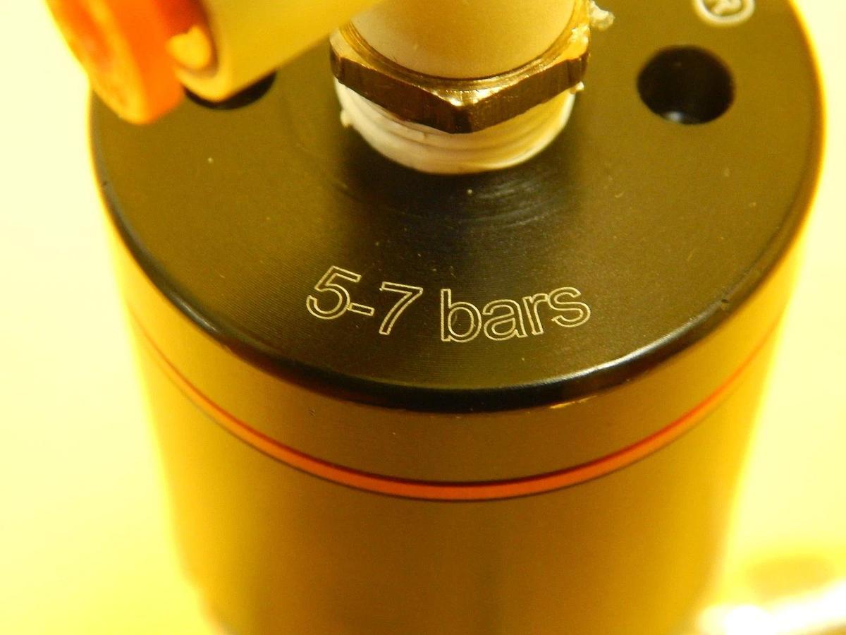 Used Qualiflow 2x10-9atm.cm3/Sec 4-Way Pneumatic Valve Male Used Working