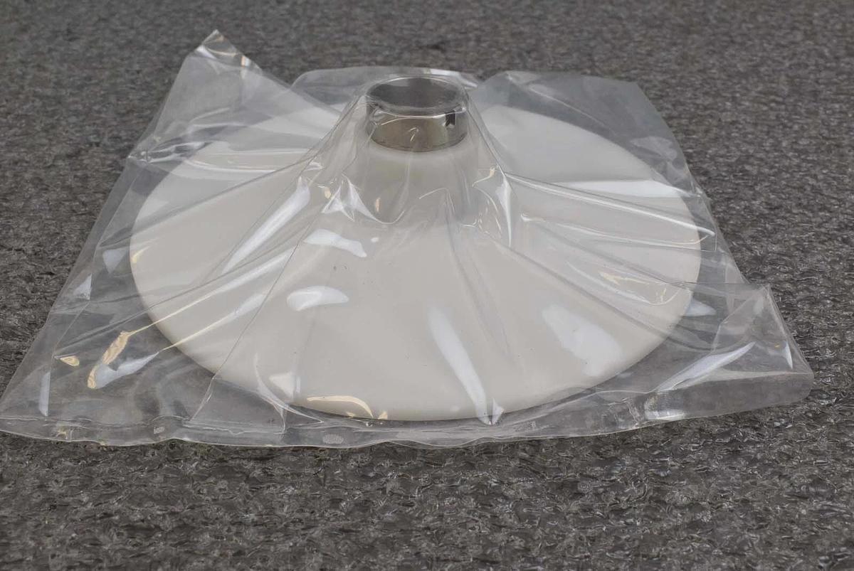 Used SVG 99-23217-01 Spin Chuck Assembly 200mm