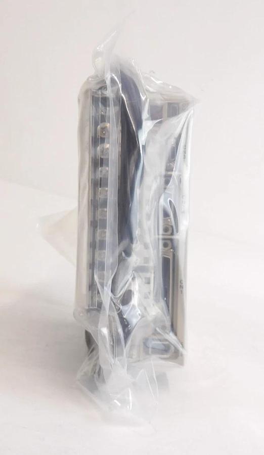 Yaskawa Electric CACR-2R1-EE1VBD-00 Servo Drive SERVOPACK Lot of 6 New