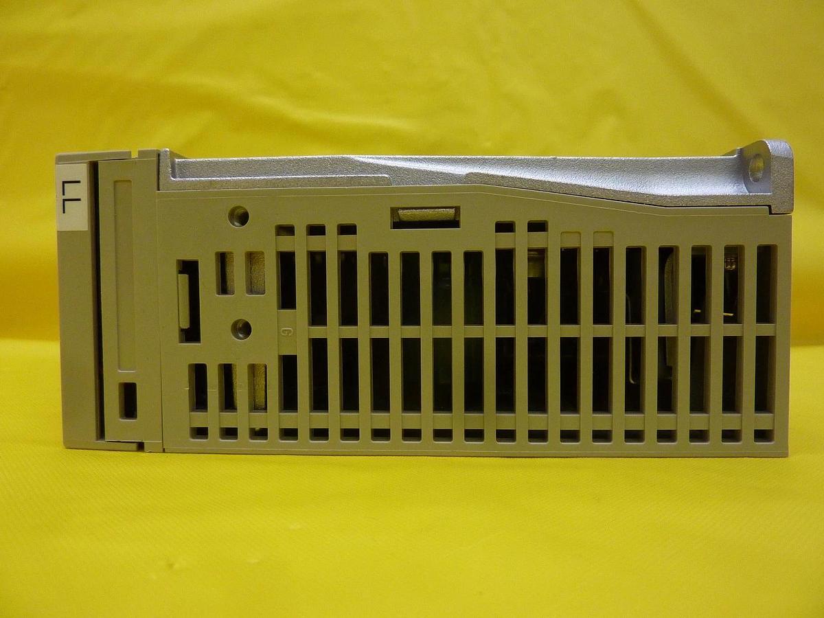Used Yaskawa Electric SGDM-A5ADAY702 Servo Driver SERVOPACK Ver. 35942-1 Used Working