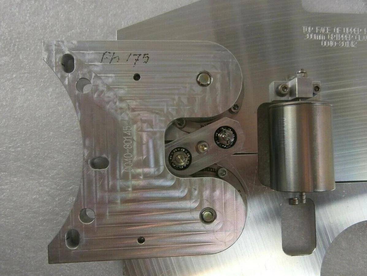 Used AMAT Applied Materials Upper 300mm Gripper Claw 0040-80142 0040-84443 Working