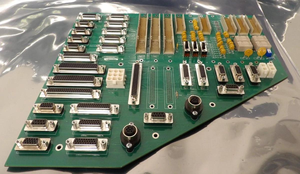 Used AMAT Applied Materials 0100-03315 MF IOC B2 C-ACP Signal Dist Backplane Working