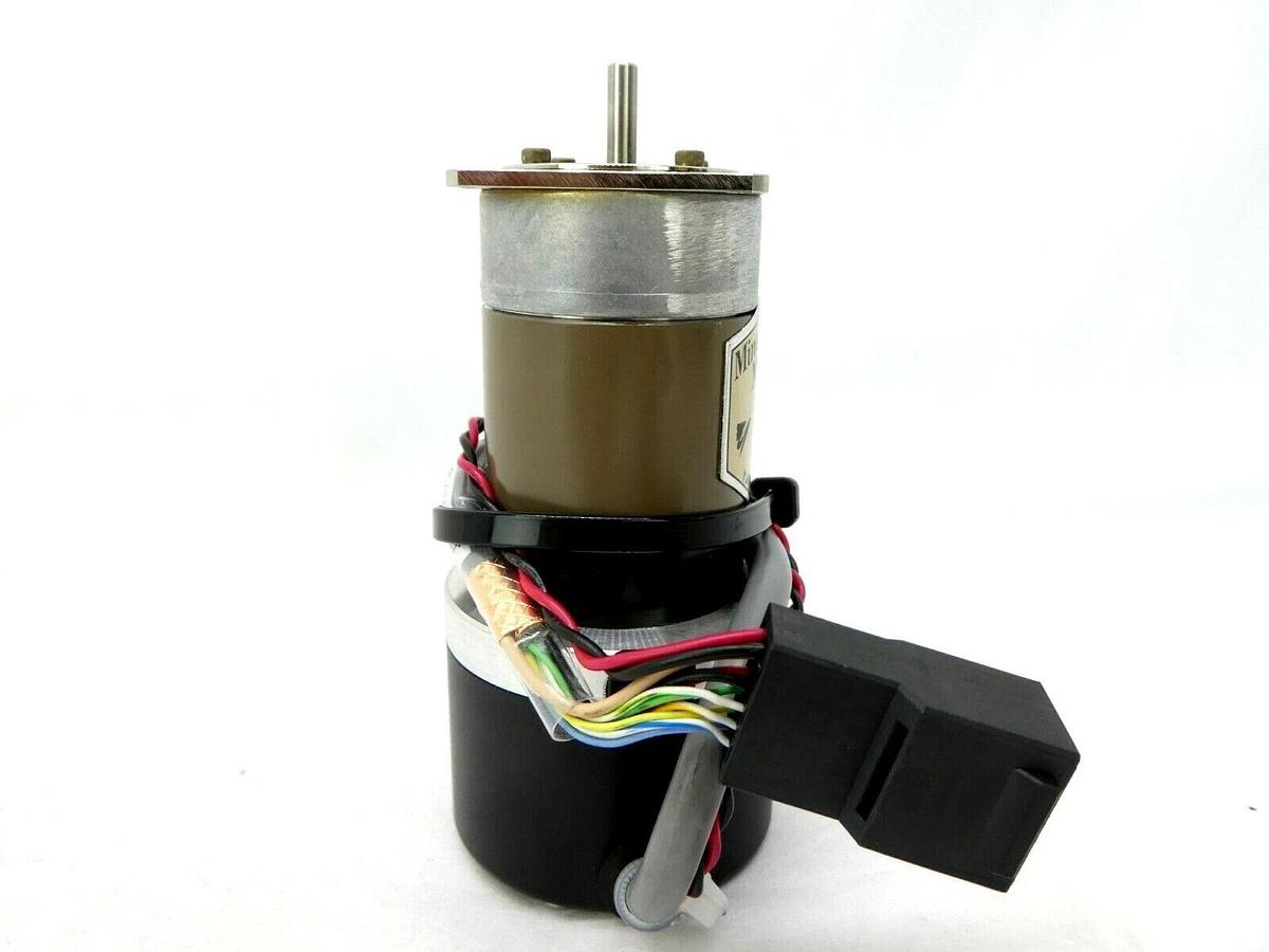 Used Yaskawa UTOPI-100SC Servo Motor QM Series UGQMEM-01SNQ81 Nikon NSR Working