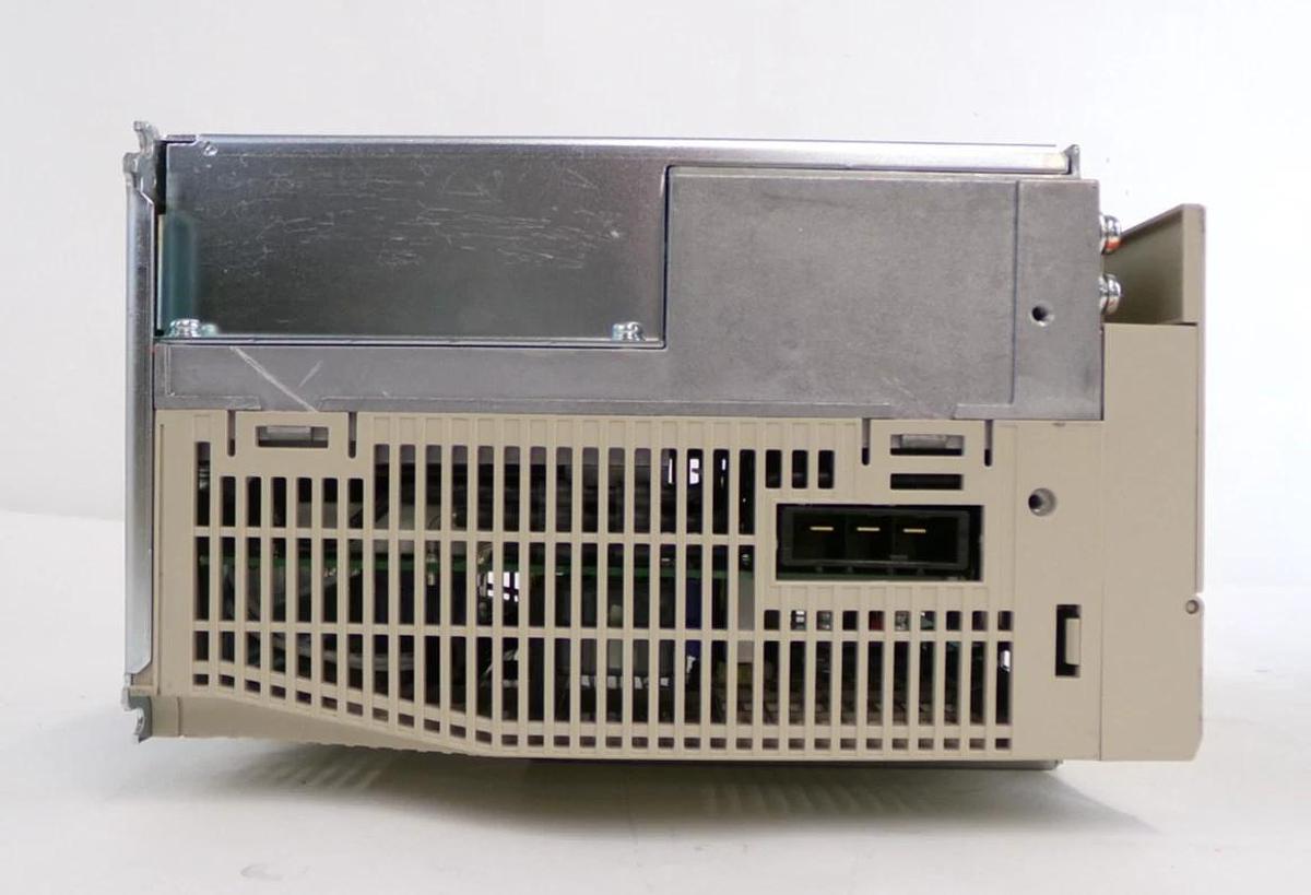 Used Yaskawa Electric CACR-50-AM1VB-E Servo Drive SERVOPACK Lot of 2 Working