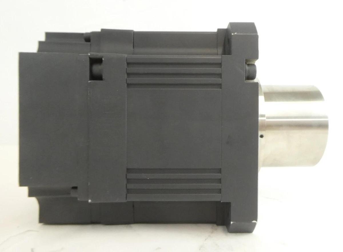 Mitsubishi Electric HC-UWS152-S5 AC Servo Motor MELSERVO New Surplus