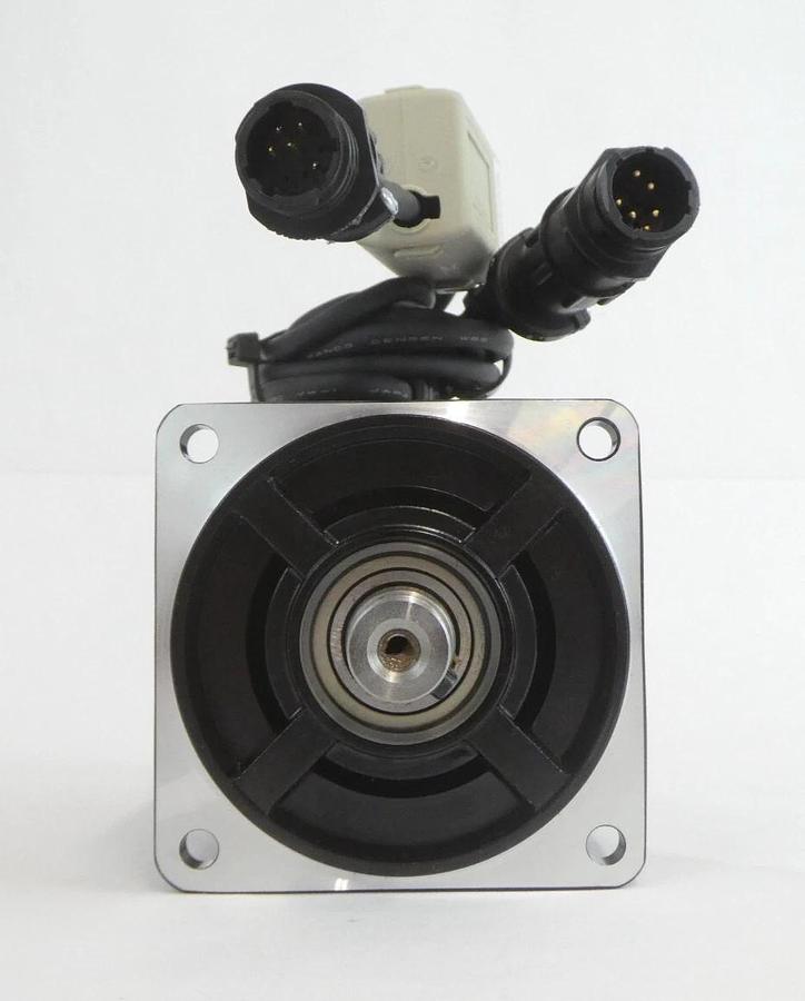 Sanyo Denki R2AAB8100FCP11M AC Servo Motor SANMOTION R New Surplus