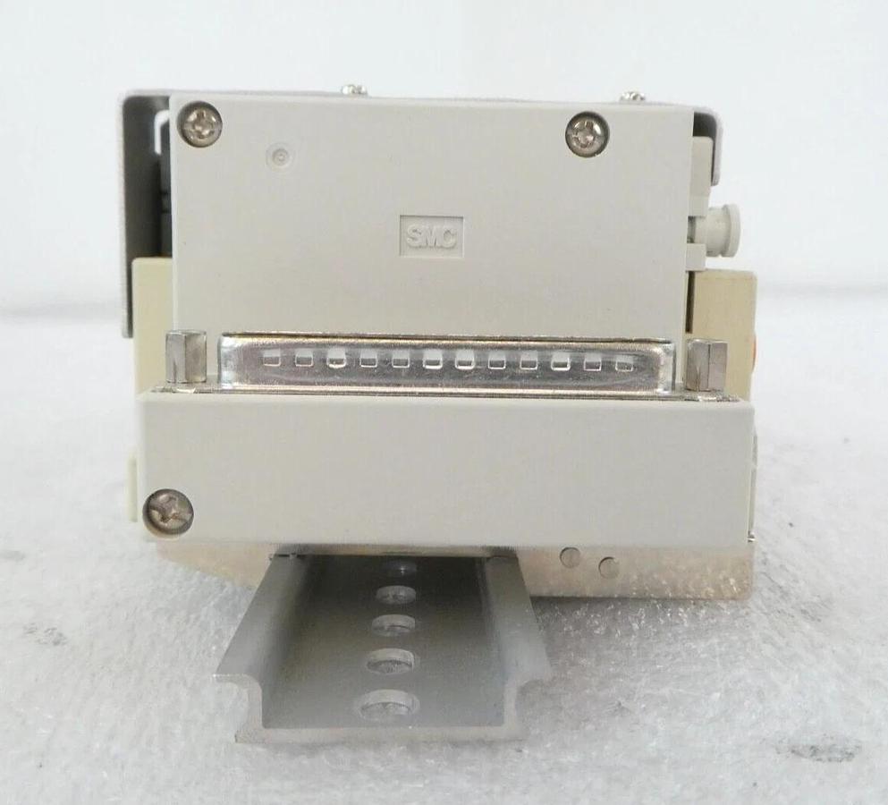 Used SMC SS5V1-1-10FD-X136 10-Port Pneumatic Manifold SV1200 SV1A00 AMAT Working