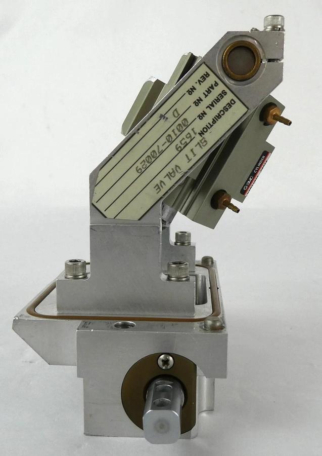 Used AMAT Applied Materials 0010-70029 CVD Chamber Slit Valve P5000 Dented Working